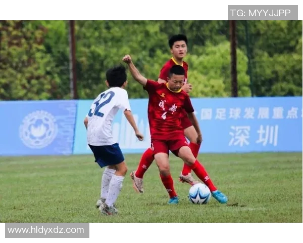 国外足球明星齐聚杭州进行高强度训练提升技艺与团队默契